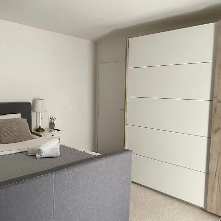 B&d ノヴィ・ヴィノドロスキー